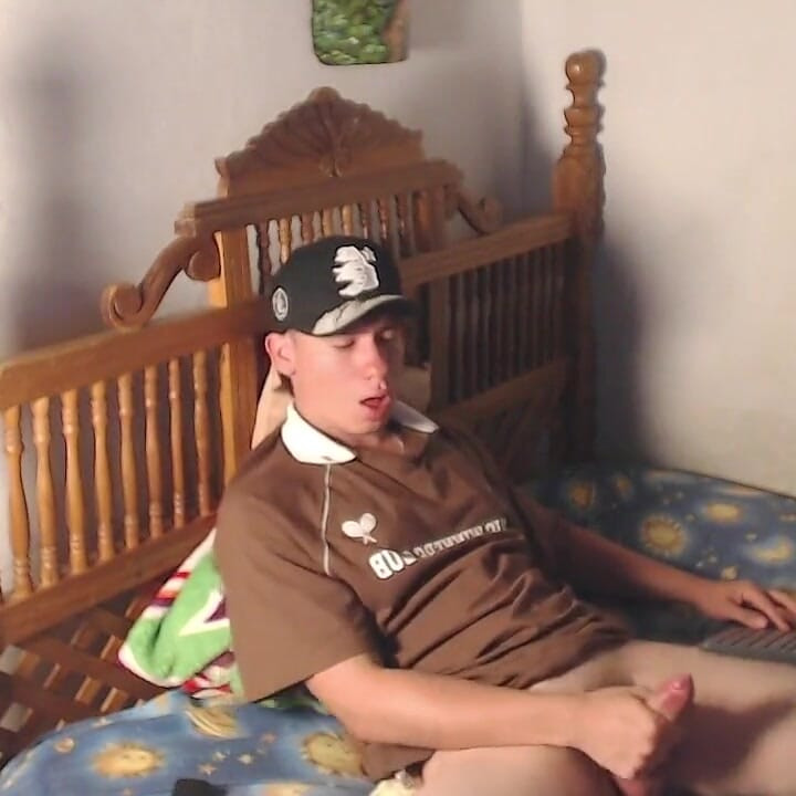 Pretty Latino Masturbates by a User in Privates Eye Comes