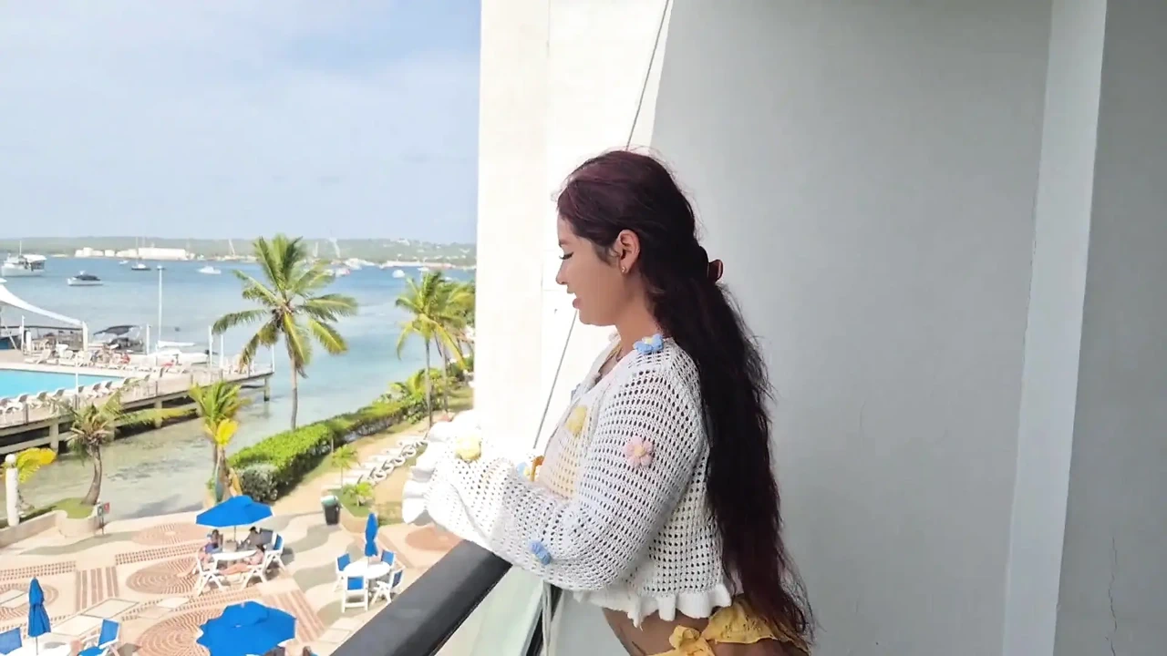 在哥伦比亚圣安德烈斯的海滩上和一个美丽的大屁股游客做爱