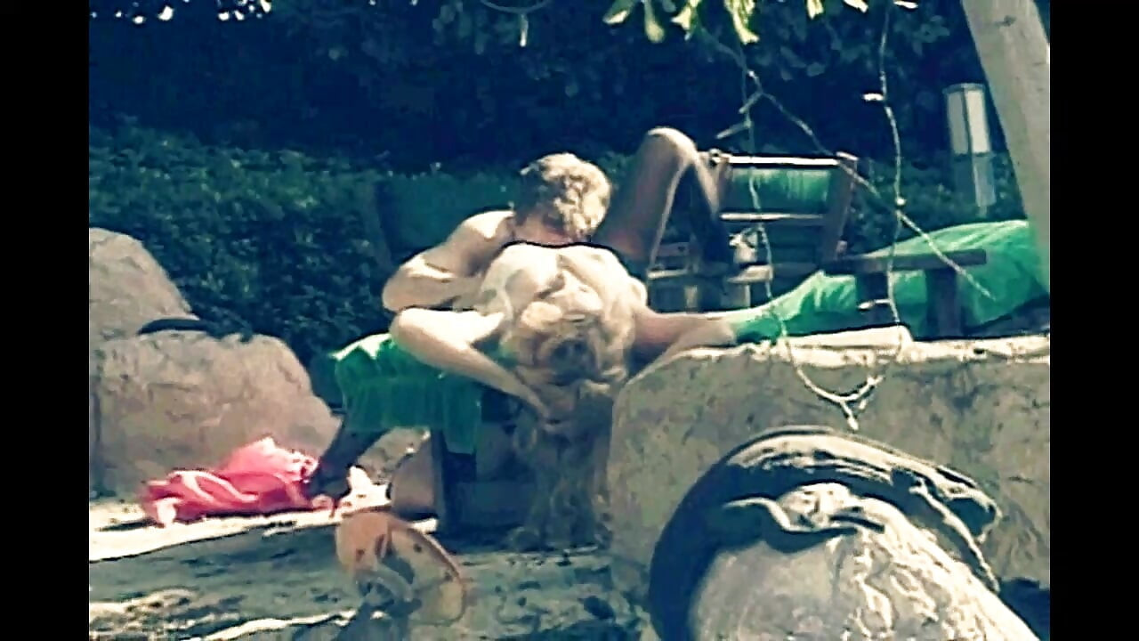 Винтажный секс заканчивается аналом