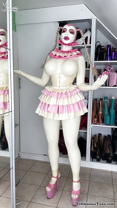 Miss Fetilicious in Latex Barbie Doll Outfit