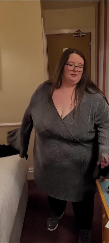 Az SSBBW sztriptíztáncos