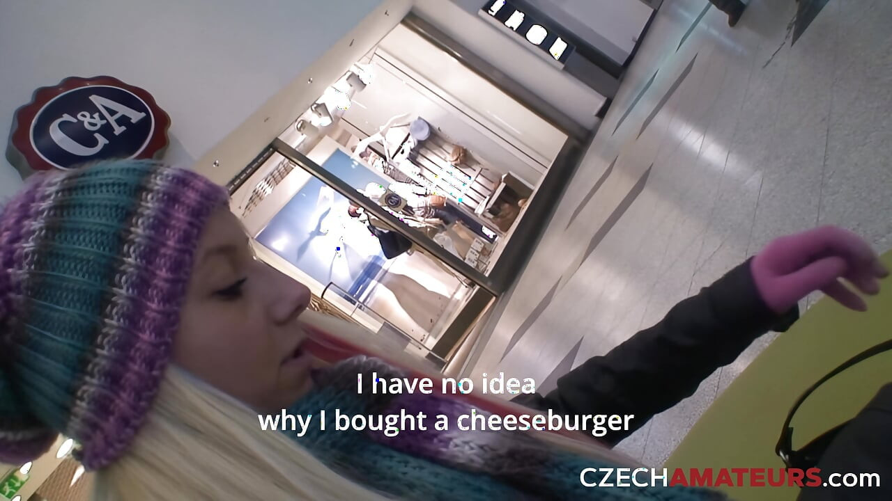 Beautiful blonde loves sex (Czech Amateurs)
