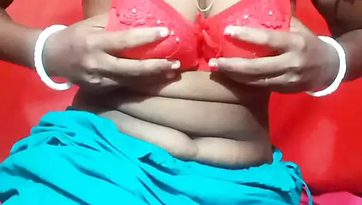 Tante seksi india super seksi asal bengali lagi asik ngentot memeknya pakai kain sperma