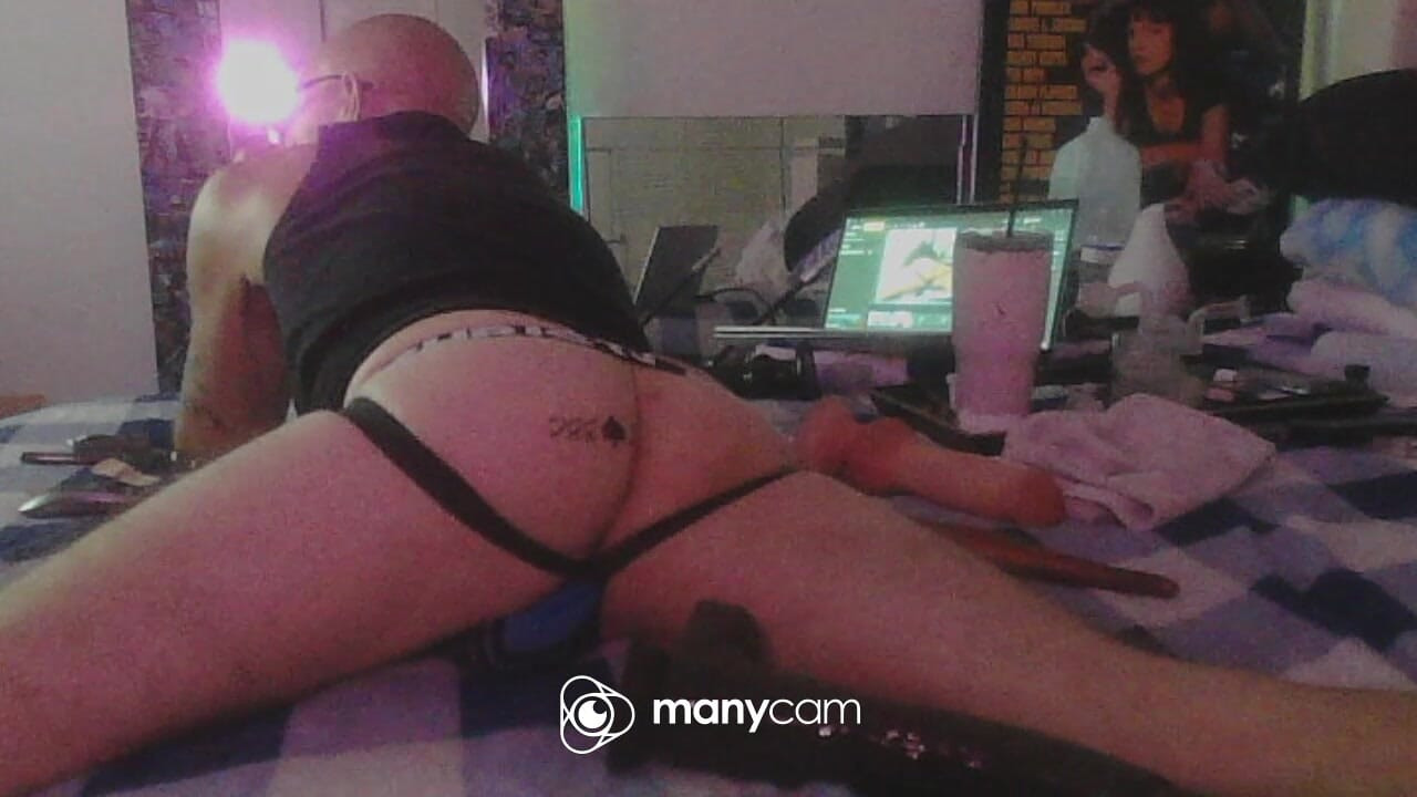 my temporary tattoos cuz a bbc buddy is coming over to fuck later. ima do a video if he has identification