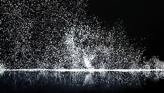 Kari lagi asik ngusap itilnya saat cowok ini ngentot pantatnya