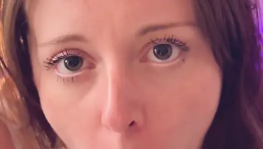 Минет с дилдо крупным планом