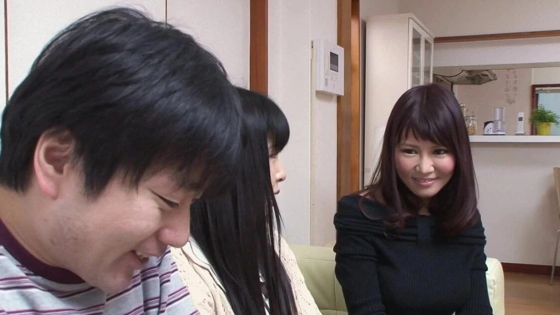 Japanese fuck doll Amiru Kinohara sucks dick, uncensored