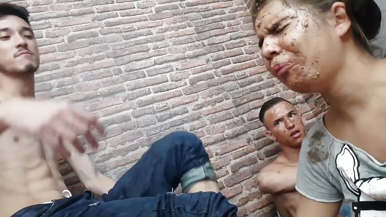 Iss den ganzen kuchen von meinen füßen, du fick-paar