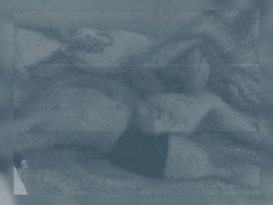 אשתו של אוון, תונג סנדי, מזדיינת עם גבר אחר