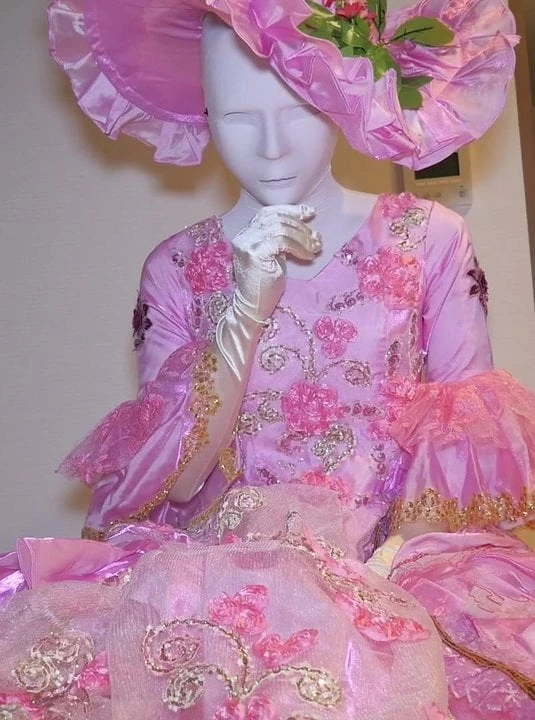 zentai+dressgown masturbation