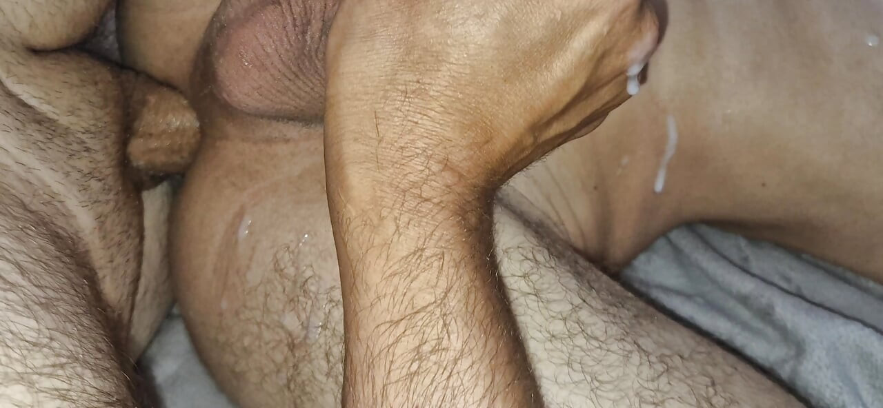 Éjaculation torride, squirt, creampie, une tapette femboy squirte avec un mec à grosse bite