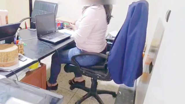 I finally got my coworker to fuck me in my office parte 2