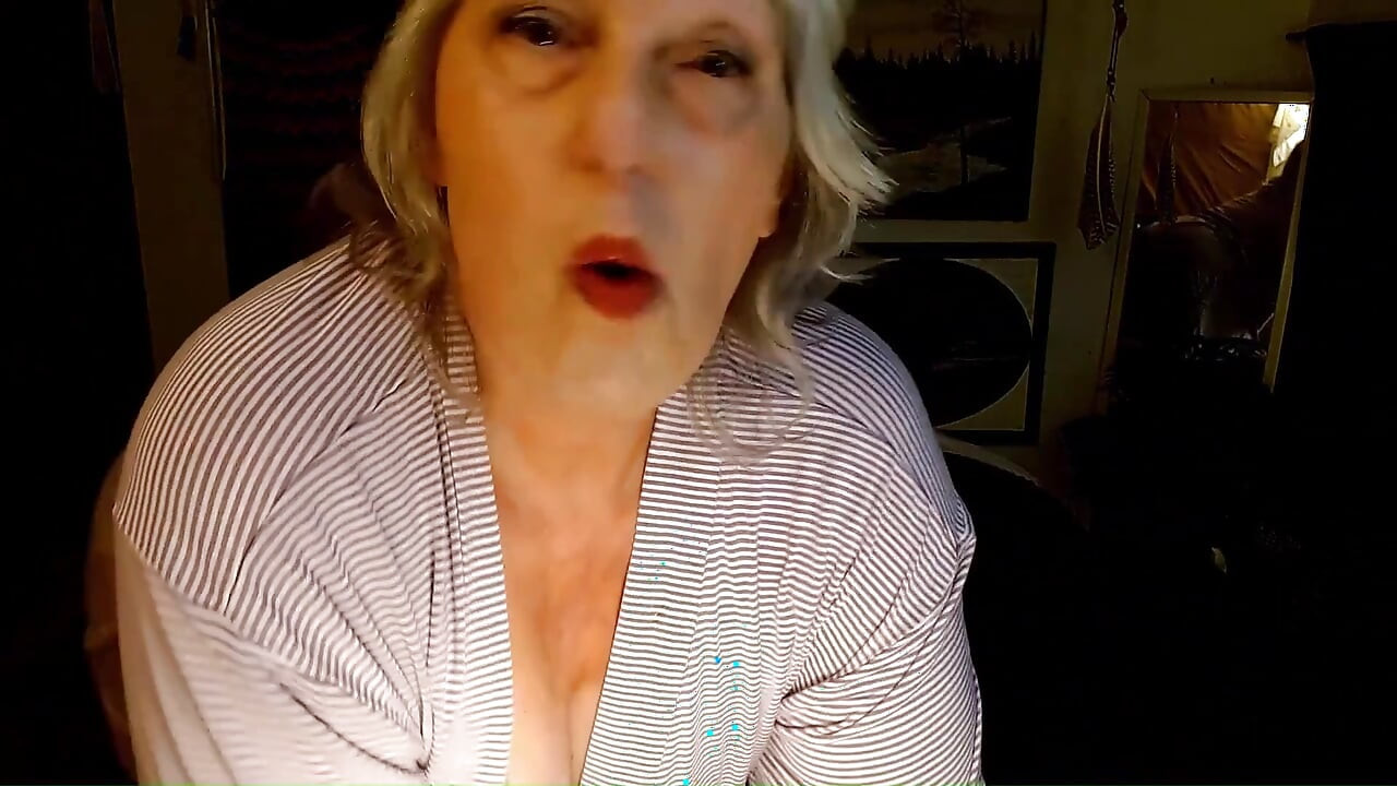 Dari Vintage Vixen Dawnskye - Video Seluar Dalam Panjang Quadruple