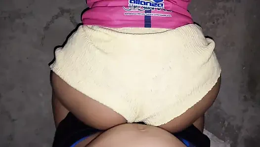 The queen moves her big ass until she feels the cum dripping