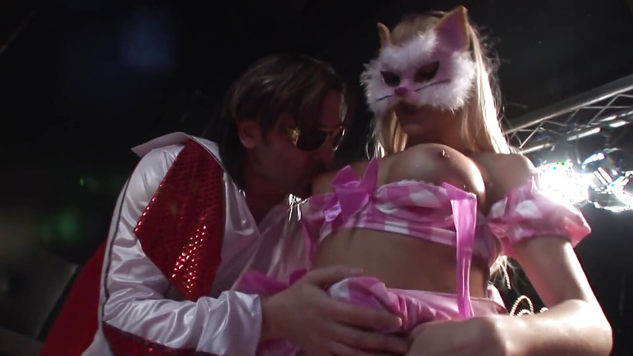 Amzing sluts in a wild orgy with horny whores and dudes