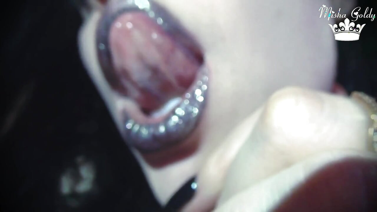 Neue metall-lippenstift-anbetung