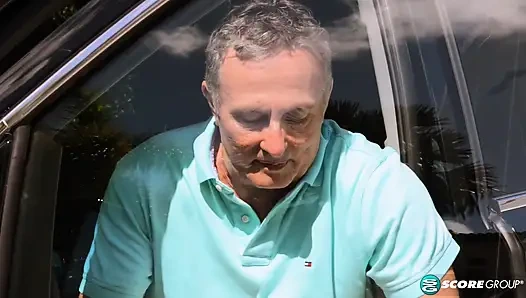 Penghinaan tiga arah