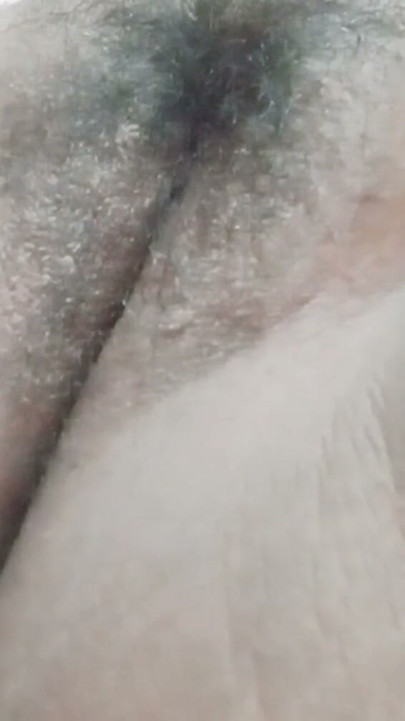 Üvey kızkardeş beni striptiz yapıyor ve 21 cm yapay penis ile mastürbasyon yapıyor ve bana whatsapp üzerinde video gönderiyor | Klip 1