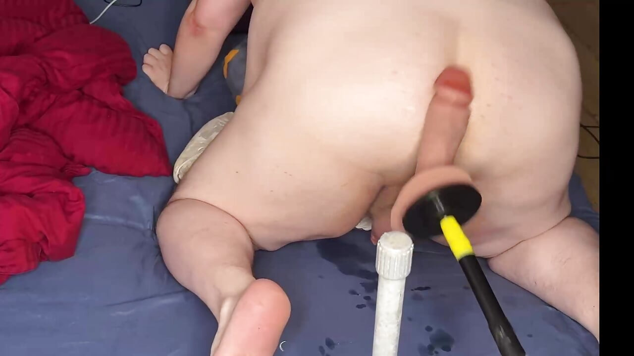 Fat Ass Destroyed by Sex Machine – Extreme Anal Stretching & Deep Penetration