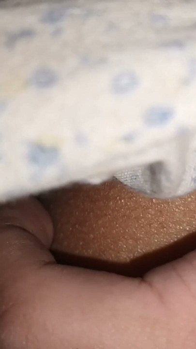 Chạm vào lồn và lỗ nhị của JayaMilfMom trong lúc nghỉ ngơi | Đoạn video ngắn 1