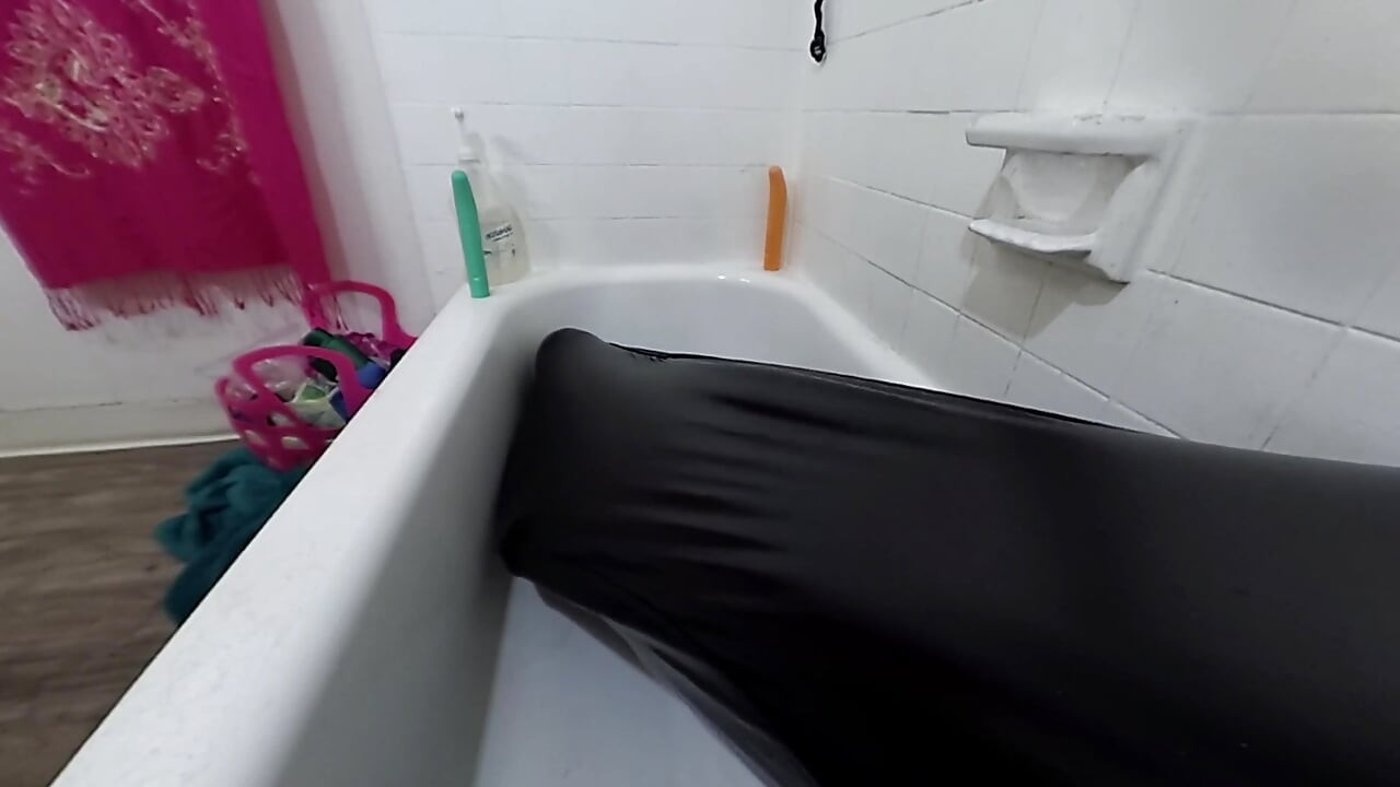 Lizzy Yum shemale orgasm solo masturbation