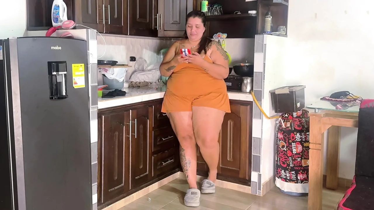 I fuck the pizza delivery man in the form of payment and he was delighted