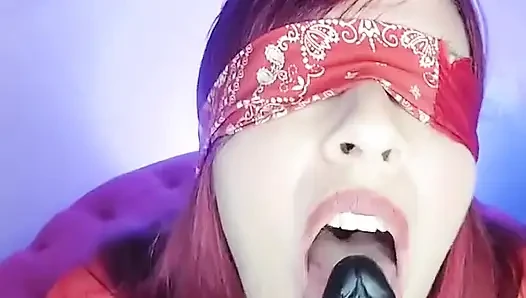 Pacar Saya Menutup Mataku Sehingga Saya Mengisapnya!!