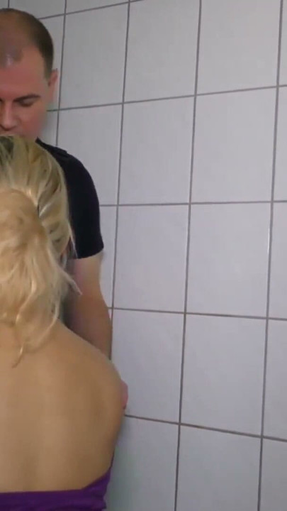 Hausmeister Dieter bumst die kleine von nebenan | Clip 2