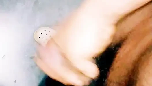 Genç oğlan sexey vücut ve seks yapıyor.elle muamele