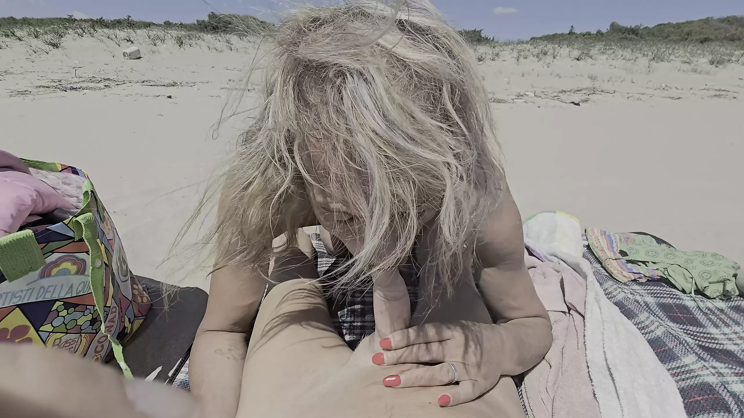 Nur für Fans, etwas mehr vom strand,-fkk-begegnung und necken
