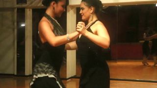 Queer tango : Alexandra Yepes & Milena Molina