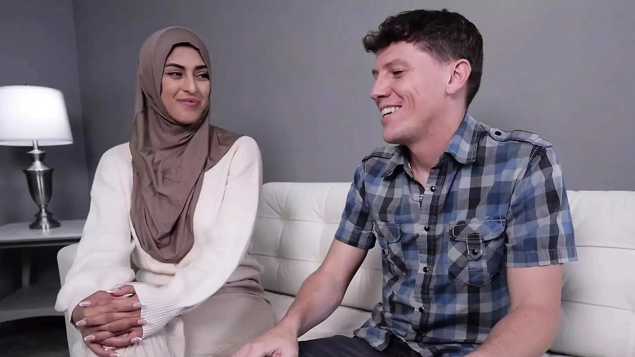 Vile College Professor Takes Advantage Of A Susceptible Young Student - Hijab Hookup