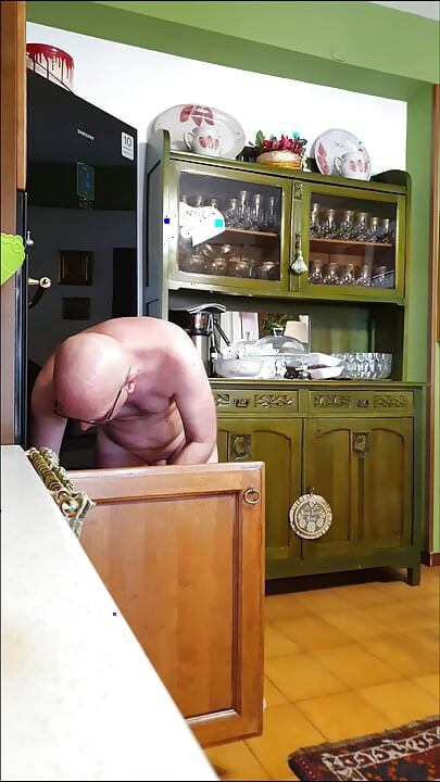 Nude ad home