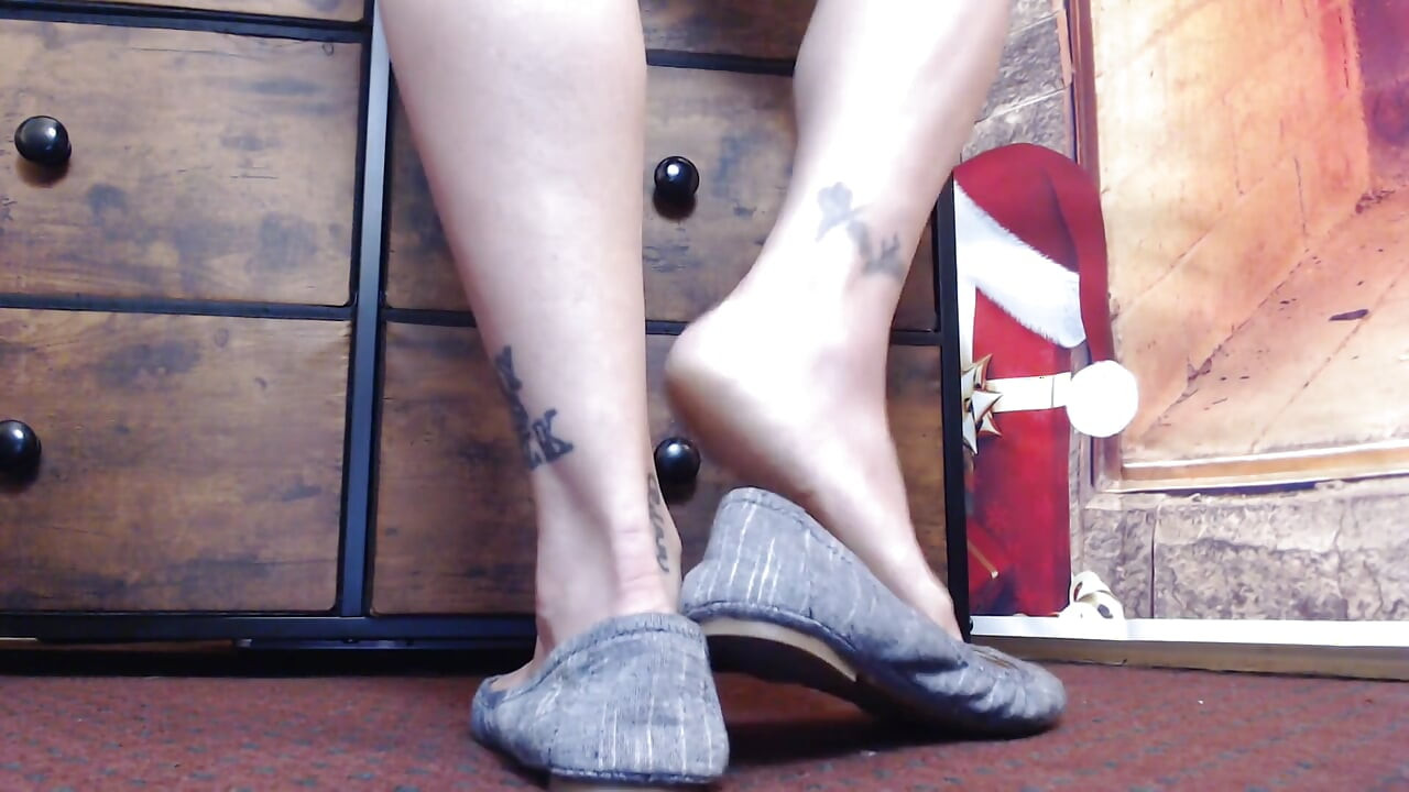 Gray ballet flats Milf shoe play