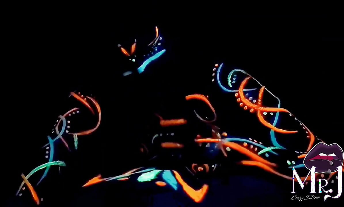Sexo e pintura uv com Nyx &dmona