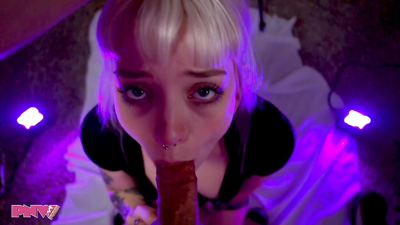 Naomi Nash Hård blowjob & ansigtsudløsning