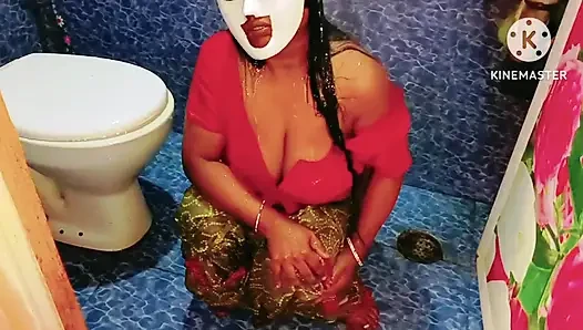 Gadis sange india lagi asik mandi sambil pakai kain sosis dan baju merah - wajib nonton video lengkapnya