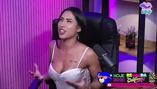 Podcast Revoada - Beatriz Miuky