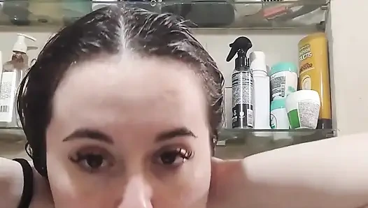 Ich mache meine hautpflege