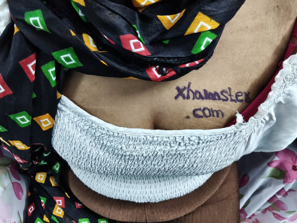 Indian Aunty tattoo customer,I had sex with her unexpectedly while getting a tattoo.Romance Desi xvideos, Hindi and Telugu