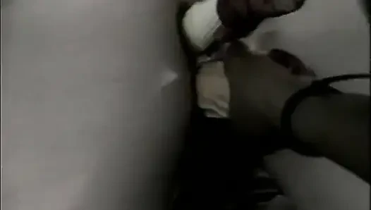 Reife blondine weit gedehnt von massiver bbc-fisting-action