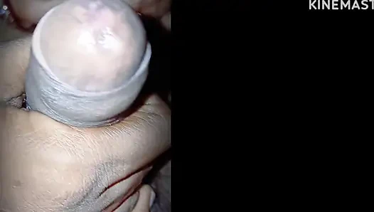 Gadis sekolah gemuk yang imut terjebak dalam situasi yang aneh