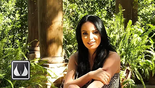 Devils film - anissa kate benutzt ihren ko-ständer, um Boober-test mit sperma auf ihren titten zu bestehen