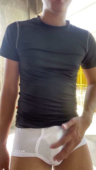 Cute Sport Twink Outdoor Masturbation