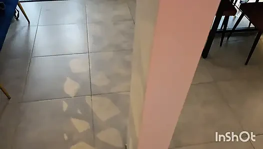 Dientot dan diikat di layar dapur