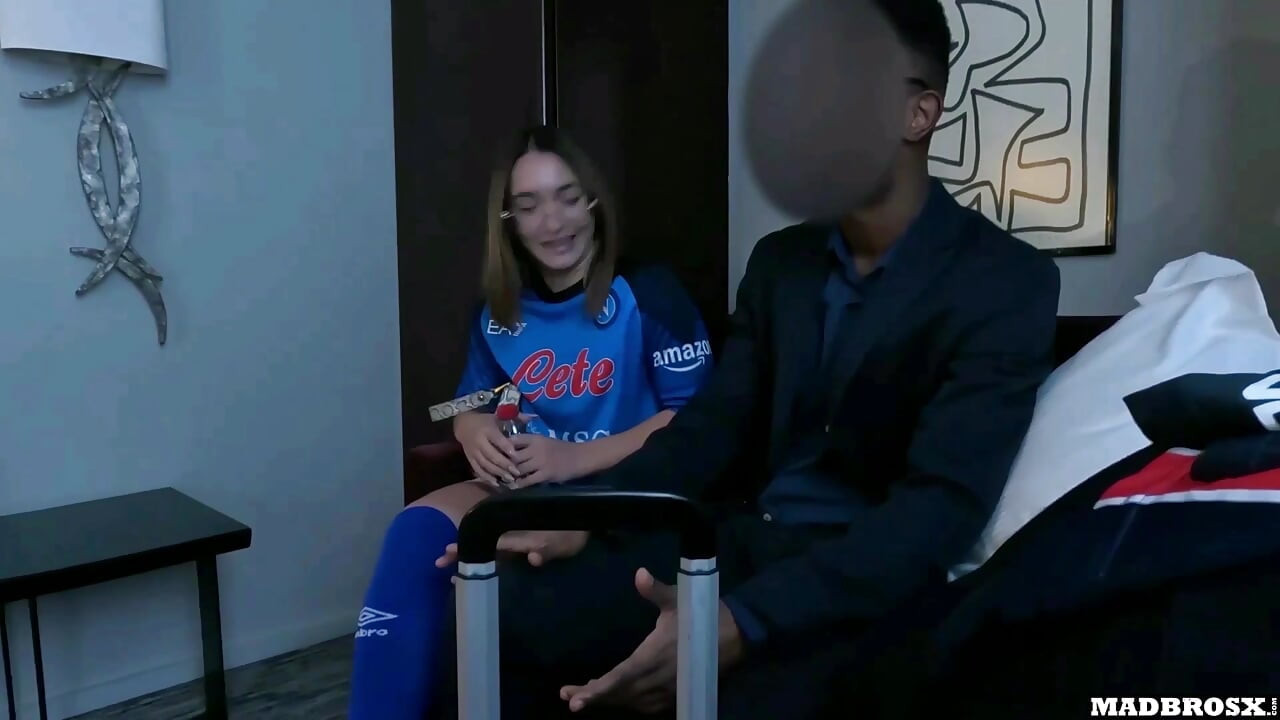 An Italian Fan From Napoli Cheats On Her Boyfriend And Agrees To Get Her Ass Pounded To Apologize !!!