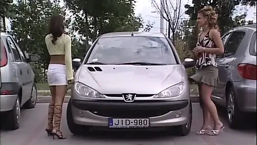 Tante bahenol ini dientot habis-habisan sama kontol besar sampai mengerang keenakan