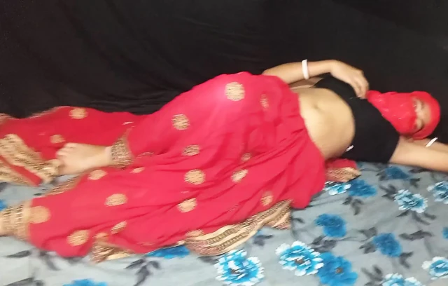 18 yo newly married unsatisfied Indian bhabhi fingering wet pussy orgasm