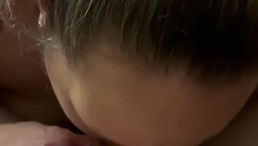 Istri nakal ini dientot habis-habisan di kamar hotel bagian 1