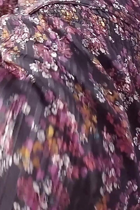 Eu dedilhado sua bunda enorme e zoom em seu cu durante estilo cachorrinho!